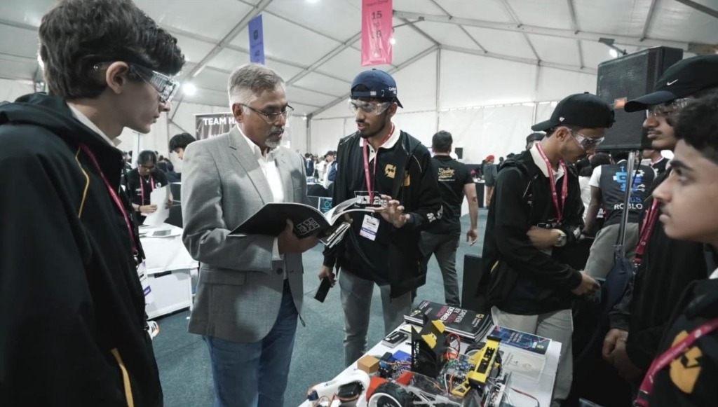 Amazon India Country Manager Mr. Samir Kumar reviewing Team VoltEdge portfolio
